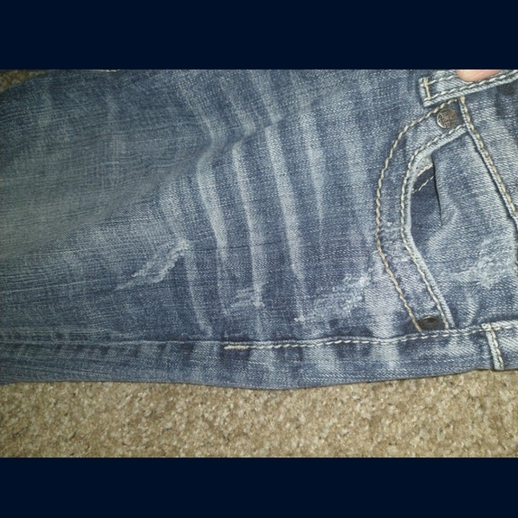 BKE Madison sz 27 Distressed capris - Picture 3 of 5